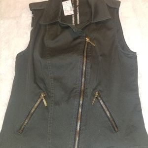 Maurices  Black vest. size large.